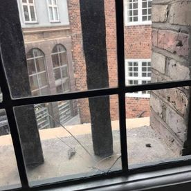 Glarmester Due laver alt fra badeværelser til reparationer i Rundetårn
